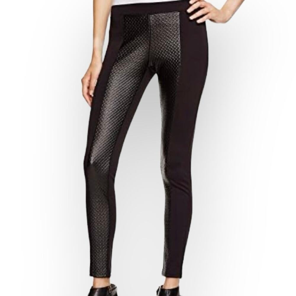 Hue black with faux leather leggings. FaBric like‎ faux.  Size XS